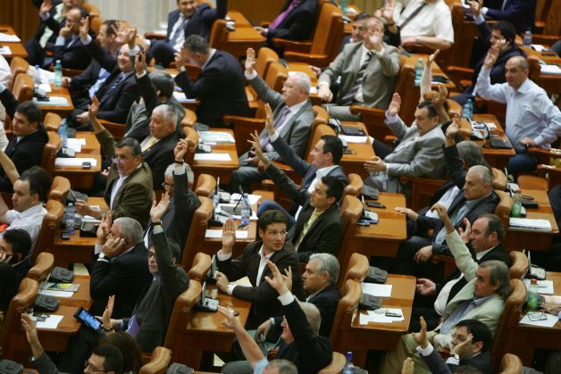Moţiunea pe Educaţie, depusă de PDL, respinsă de Camera Deputaţilor