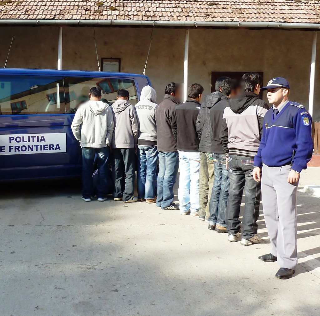 Nouă migranti reţinuti la frontiera cu Serbia