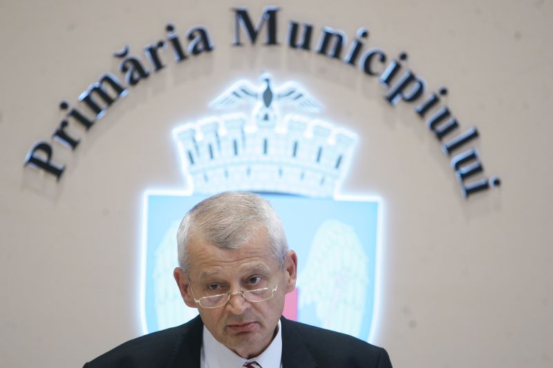 Oprescu a parafat o promisiune de concesionare a unui teren ce aparţine Municipalităţii, fără acordul aleşilor generali
