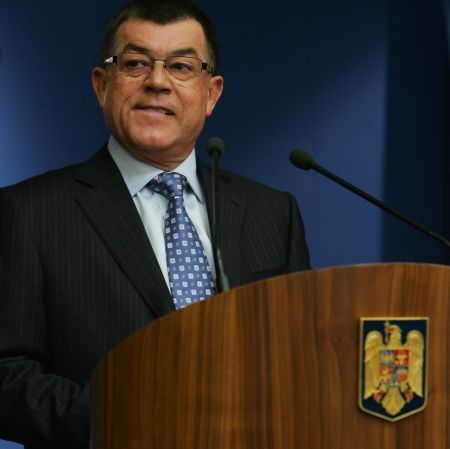Ponta către Stroe: Domnule Dobre, cum stăm cu alegerile? Stroe: Bine că nu mi-aţi spus Rus!