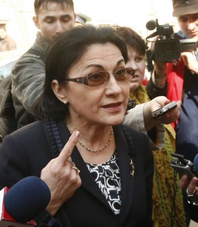 Ponta insistă să schimbe regulile la bacalaureatul din 2013