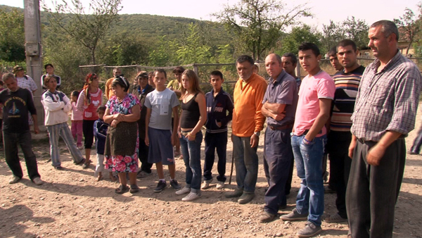 Poveşti din LAGĂRUL DE MUNCĂ din Covasna. Ţărani, forţaţi să muncească în genunchi sub ameninţarea armelor