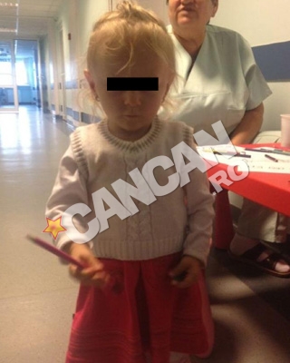PRIMA ZI DE CREŞĂ pentru fetiţa aruncată din taxi de mama ei. "Plânge adesea după mama ei"