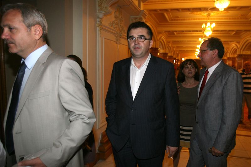 PSD şi-a validat listele de candidaţi. Vanghelie şi-a strecurat-o pe Oana Mizil printre candidaţi