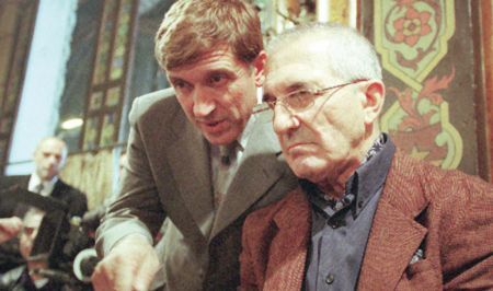 Senatul îl apără pe Mircea Diaconu: Rămâne senator. SOCIETATEA CIVILĂ SE REVOLTĂ. Comisia Europeană regretă decizia Senatului