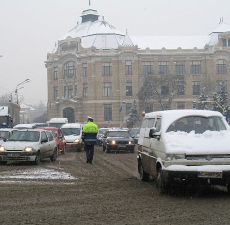 Soluţie ca să nu îngheţe bucureştenii pe stradă: încălzitoare electrice