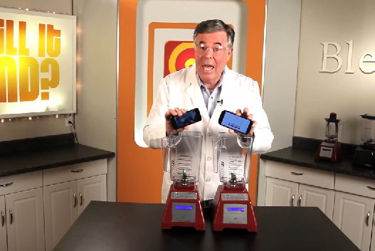 TEST DE REZISTENŢĂ. Ce se întâmplă cu un iPhone 5 şi un Samsung Galaxy SIII dacă le bagi în blender | VIDEO