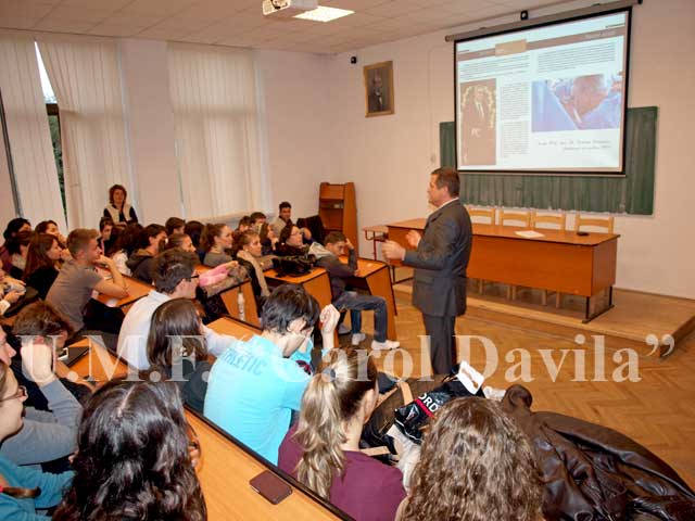 "Un PACIENT mulţumit îţi mai aduce alţi 9 bolnavi" Vezi cum sunt SEDUŞI liceenii de către UNIVERSITĂŢI