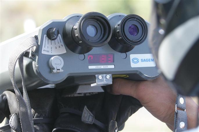 Un şofer începător conducea cu 243 km/h