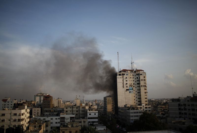 A ?aptea zi de ostilit??i în Fâ?ia Gaza. Israelul a lovit peste 100 de ?inte azi-noapte. Armata israelian?, sub asediul hackerilor