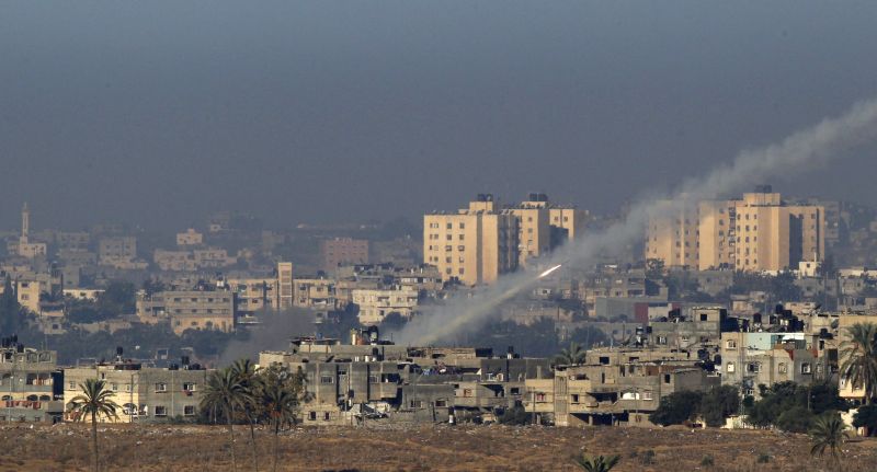 A ?asea zi de ostilit??i în Fâ?ia Gaza. Israelul d? un ultimatum de 36 de ore grup?rii Hamas