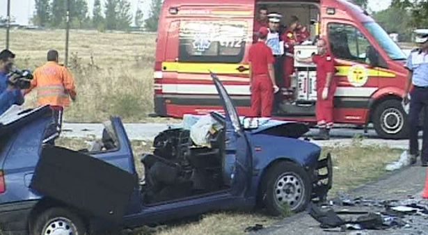 Accident cu şapte victime pe DN 2! Copil în stare gravă, dus cu elicopterul la spital