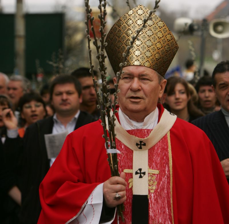 ALEGERI PARLAMENTARE 2012. Preo?ii AU DEZLEGARE de la BEC s? trimit? lumea la vot