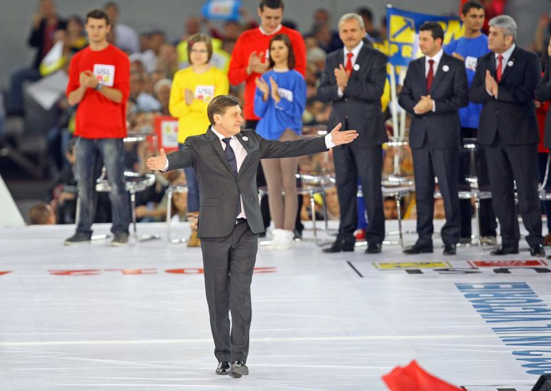 Antonescu, obsedat de suspendare chiar şi când o neagă. VEZI cum se răfuieşte cu Rus şi Tăriceanu