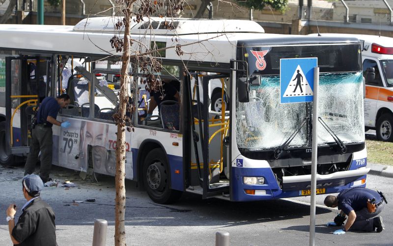 Atac terorist la Tel Aviv, soldat cu cel pu?in 20 r?ni?i