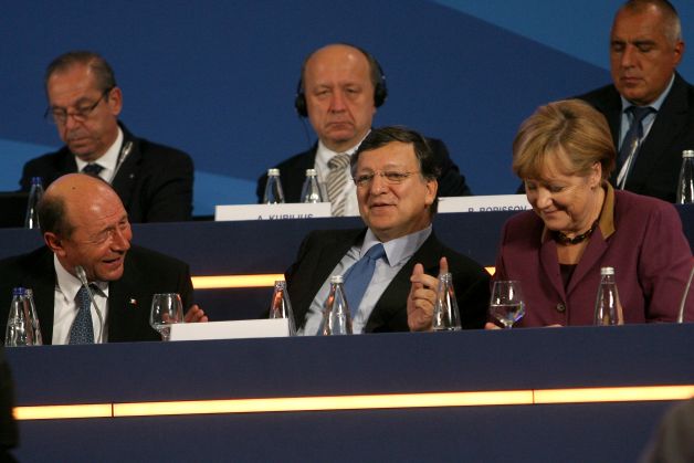 B?sescu îl ia peste picior pe Ponta, cu tot cu veto