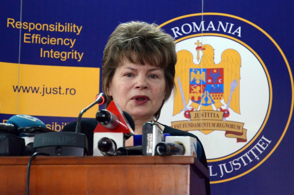 CARACTERIZĂRILE MONEI Irimie îşi menţine echilibrul emoţional". Niţu are "o mare capacitate de ascultare"