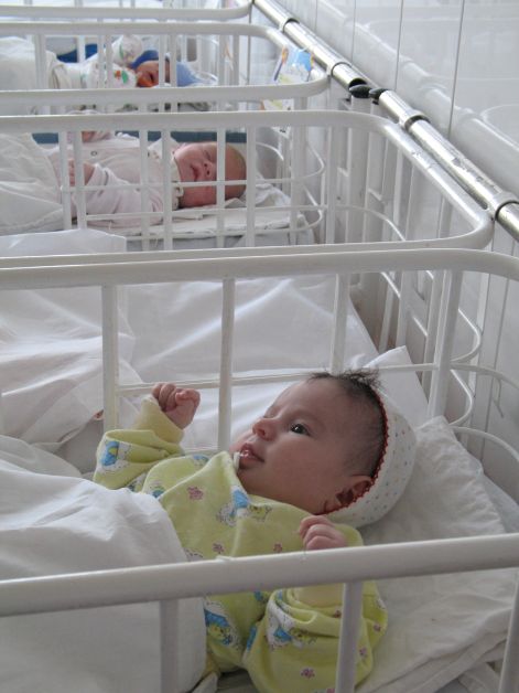 „Copilului meu i-a ap?rut un ganglion la subra? peste noapte”. Un num?r nea?teptat de copii au f?cut BOALA pentru care fuseser? vaccina?i
