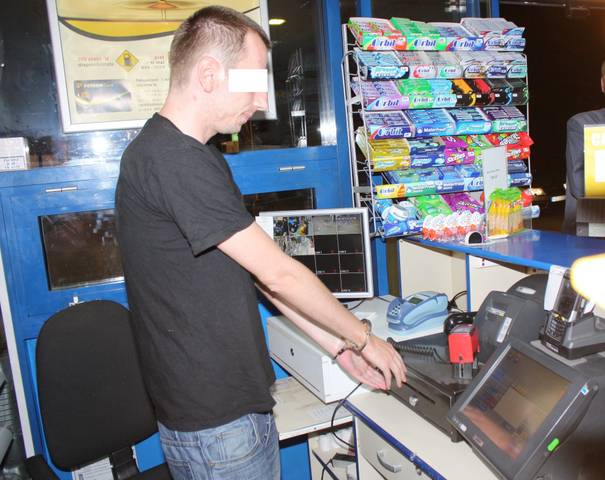 Cu ce se mai ocup? unii adolescen?i. Tâlh?resc la drumul mare