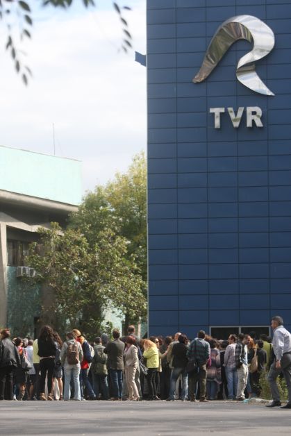 De ce finanţează TVR "Trenul morţii"?