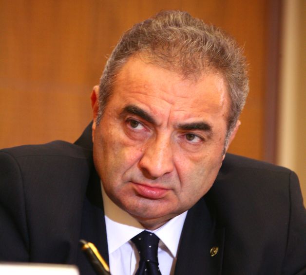 Deficitul bugetar e în grafic la 10 luni. Re?eta este îns?, ?i de data aceasta, austeritatea