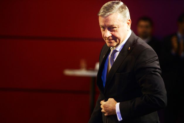 EXCLUSIV Mircea Sandu: „Nici dac? m? roag? mama nu r?mân la FRF”