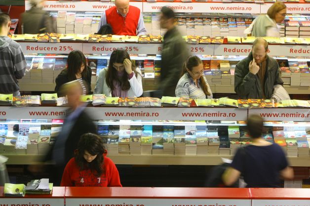 Începe maratonul c?r?ilor: Gaudeamus