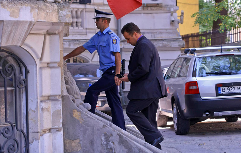 Liviu Pop s-a dus la Parchetul General. ANI îl acuză pe ministru de abuz în serviciu