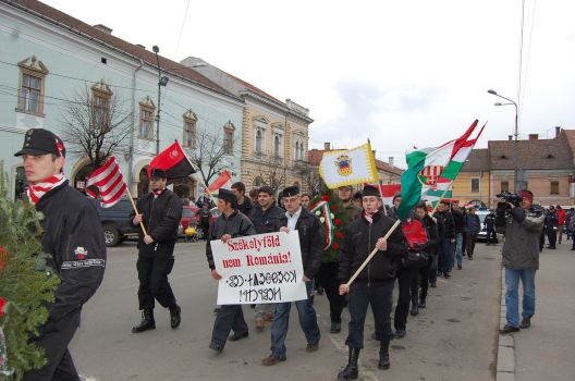Maghiarii din România, cei mai mul?i beneficiari ai cet??eniei unui alt stat comunitar