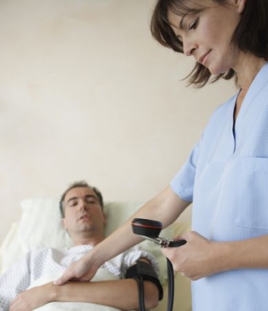 Medicii români calc? pe urmele vienezilor: vor implanta, ÎN PREMIER?,  un stent care se absoarbe singur