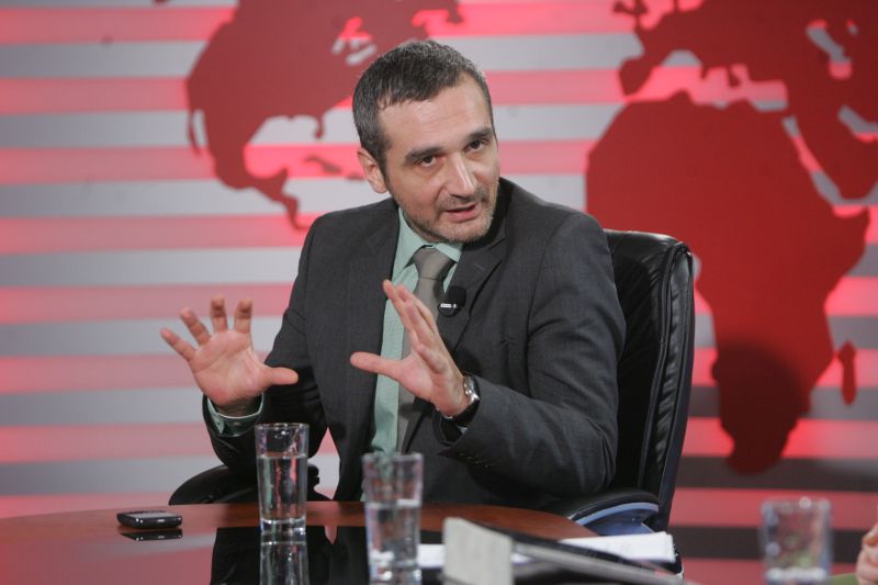 PDL ar putea câştiga de pe urma cazului Trăşculescu, crede Sebastian Lăzăroiu