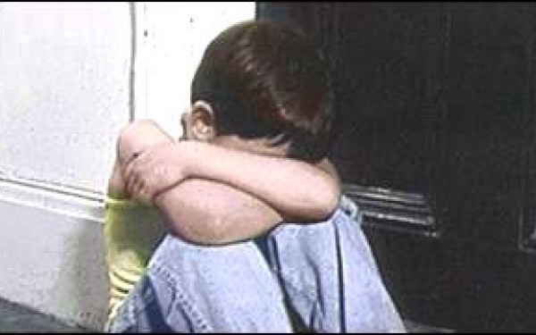 PORNOGRAFIE INFANTILĂ. Doi gălăţeni puneau copiii să fac sex