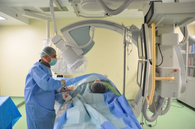 Procedura care „usuc?” fibromul f?r? t?ieturi