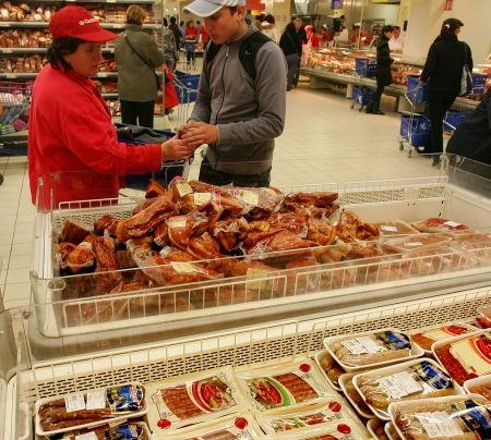 ŞASE alimente care îţi fac INIMA ŢĂNDĂRI, din cauza unui INGREDIENT pe care îl CONSUMI ÎN FIECARE ZI
