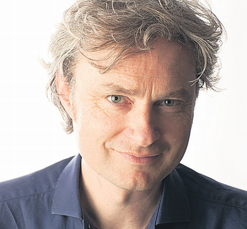 Simon Toyne: "Un scriitor trebuie s? ignore cronicile"