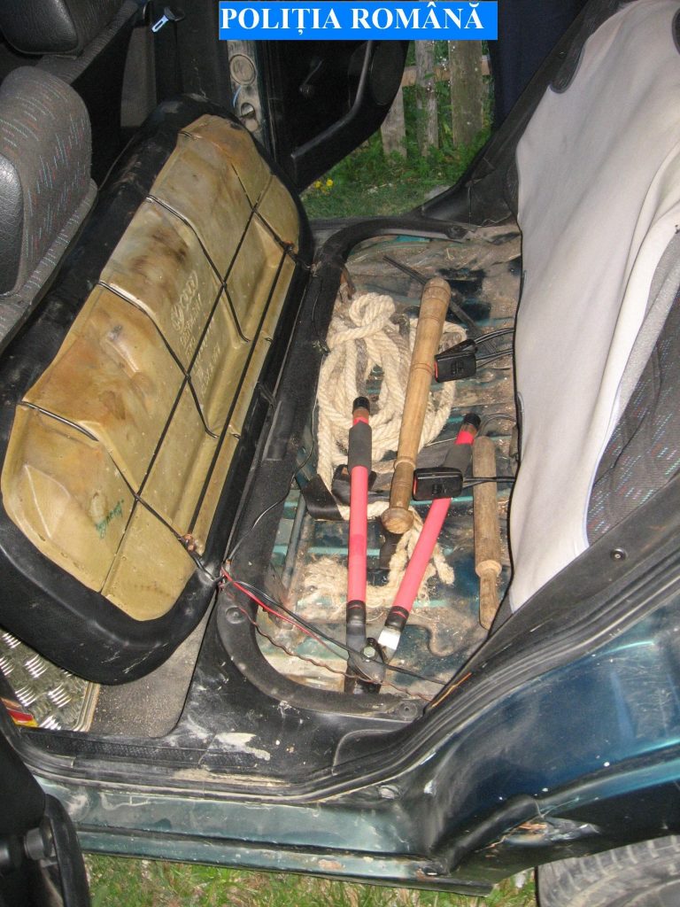 SPĂRGĂTOR ÎN SERIE. Hoţul care a jefuit casa fostului primar Inimăroiu, prins în Capitală