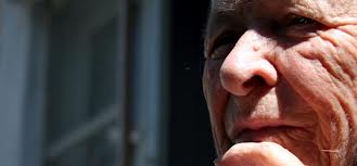 STUDIU. Care e vârsta de la care începi OFICIAL S? ÎMB?TRÂNE?TI