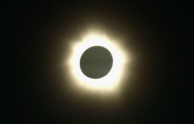 SUA vroiau s? trimit? o bomb? NUCLEAR? pe LUN?, pentru a câ?tiga R?zboiul Rece
