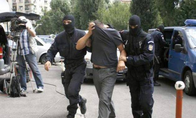 SURSE: 17 persoane, printre care vicepreşedintele BRD, Claudiu Cercel, reţinute în cazul FRAUDELOR BANCARE