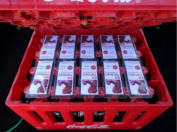 ULUITOR. Medicamente care salvează VIEŢI, transportate cu ajutorul CUTIILOR de COLA