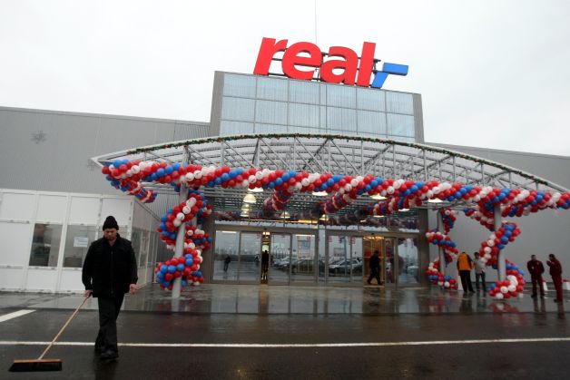 VÂNZAREA ANULUI. Ce se întâmpl? dac? magazinele Real devin Auchan