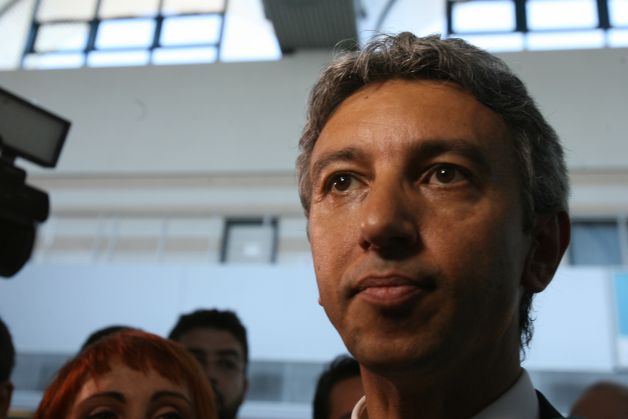 ALEGERI PARLAMENTARE 2012. Busculad? la sec?ia unde a votat Dan Diaconescu, jurnali?tii au fost evacua?i