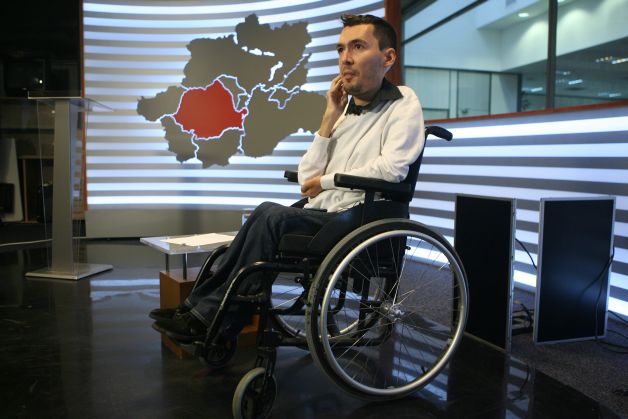 ALEGERI PARLAMENTARE 2012. The Economist, despre "lupta inegal?" dintre candidatul ARD Iulian Cr?ciun ?i Dan Voiculescu