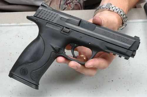 ?ara pistolarilor!