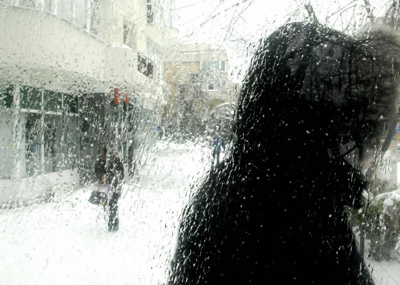 AVERTIZARE METEO. România, afectat? de GER ?i CEA??. Urmeaz? PLOAIA ÎNGHE?AT?