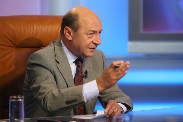 B?sescu îi poate l?sa pe tu?? pe mini?trii penali