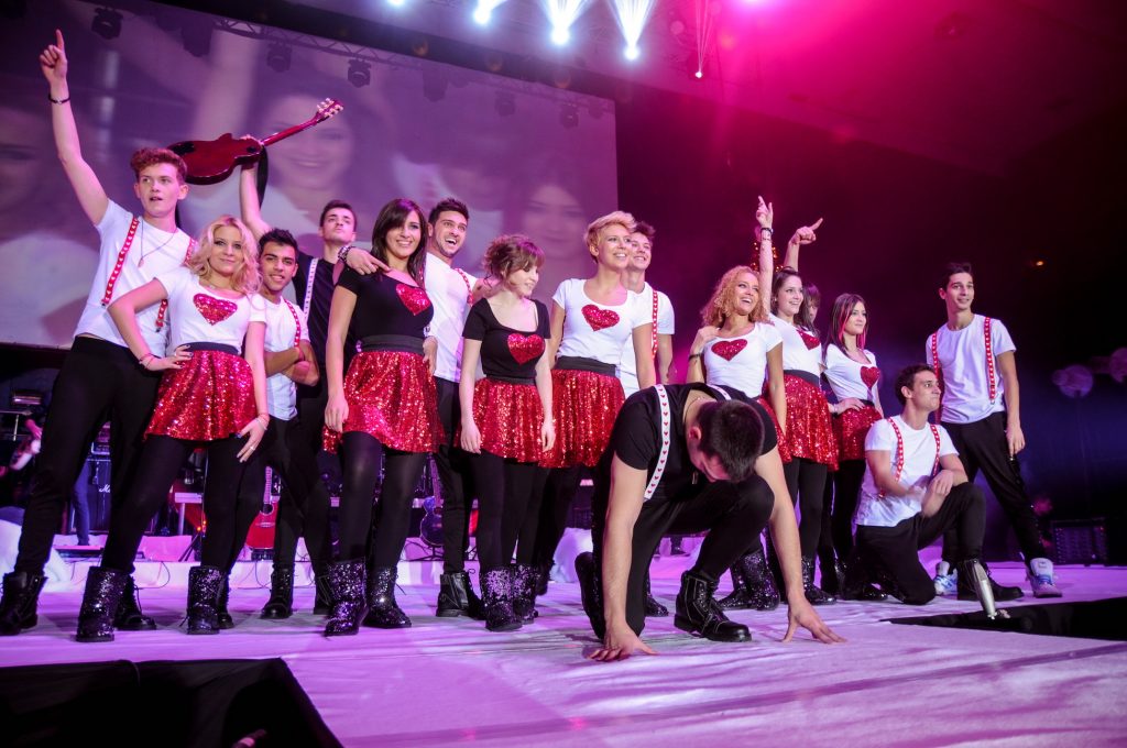 CONCERT LALA BAND: 5.000 de fani au asediat SALA POLIVALENT?