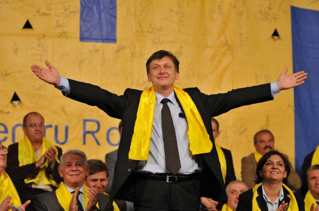 Crin Antonescu: Traian B?sescu vrea s? negocieze cu USL