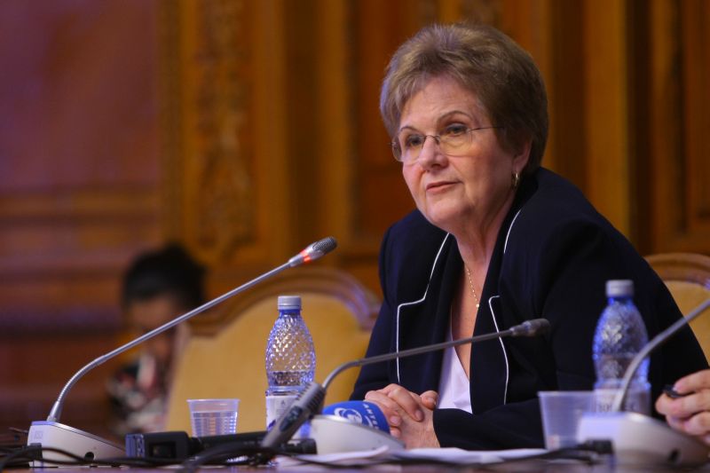 FORMAREA GUVERNULUI.SURSE. Mariana Câmpeanu, rugat? s? nu se supere c? nu i se d? Ministerul Muncii