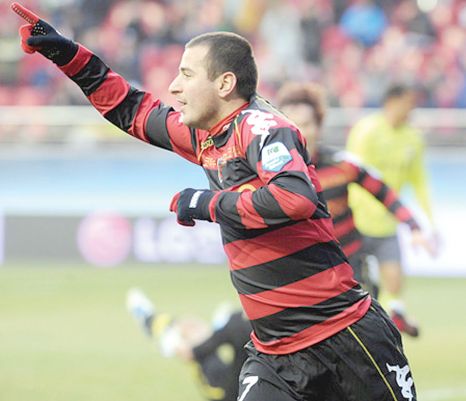 Ianis Zicu este audiat în dosarul ”Prostituate pentru VIP-uri”.Fotbalistul este b?nuit c? era client al re?elei Andreei Marta